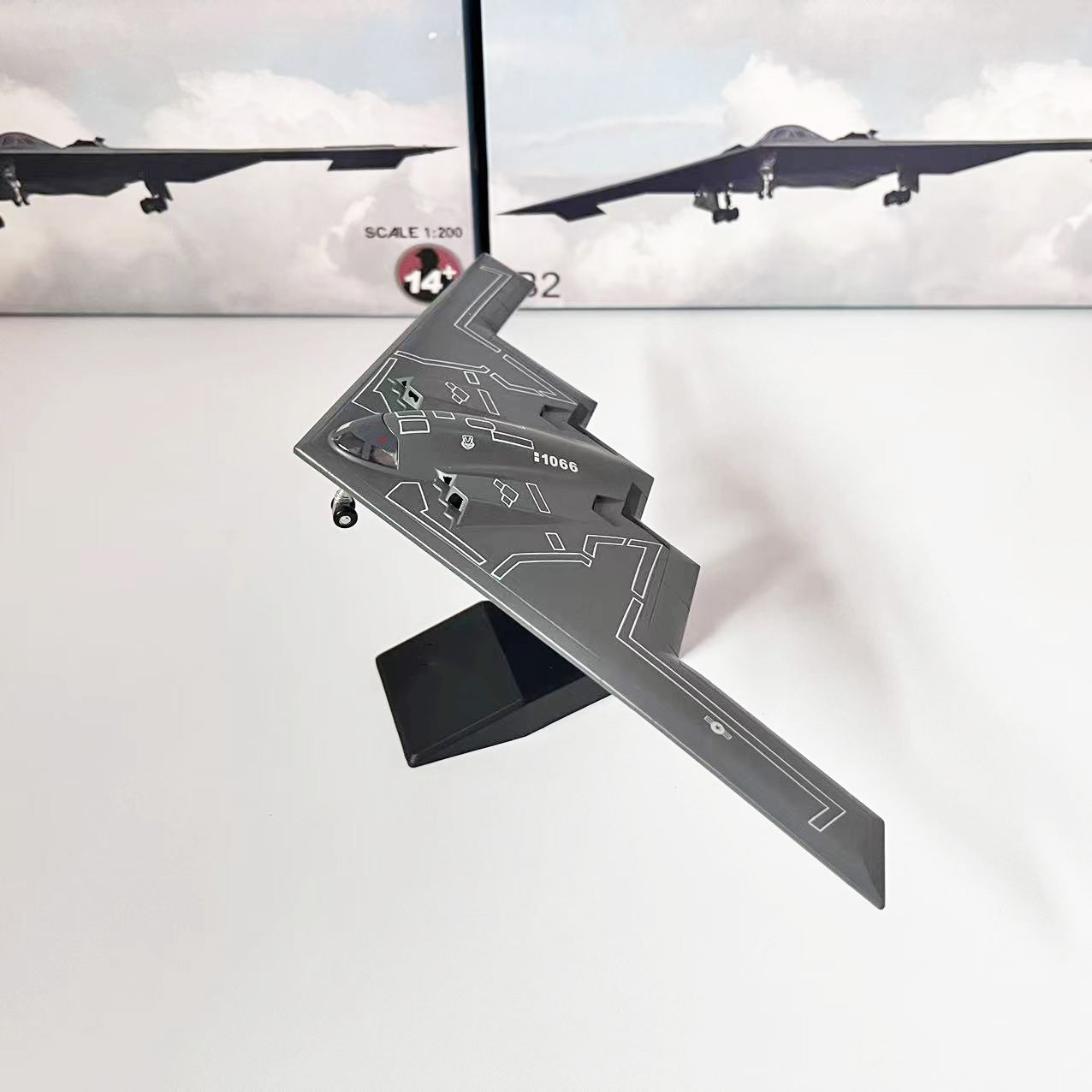 Diecast 1/200 Scale B2 USAF B- - огляд і ціна Model Kit Aircraft