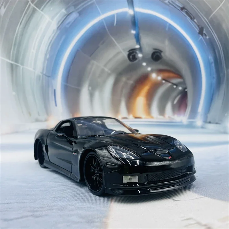 JADA1:24 Chevrolet 2006 Z06 An - огляд і ціна Model Kit Mustang